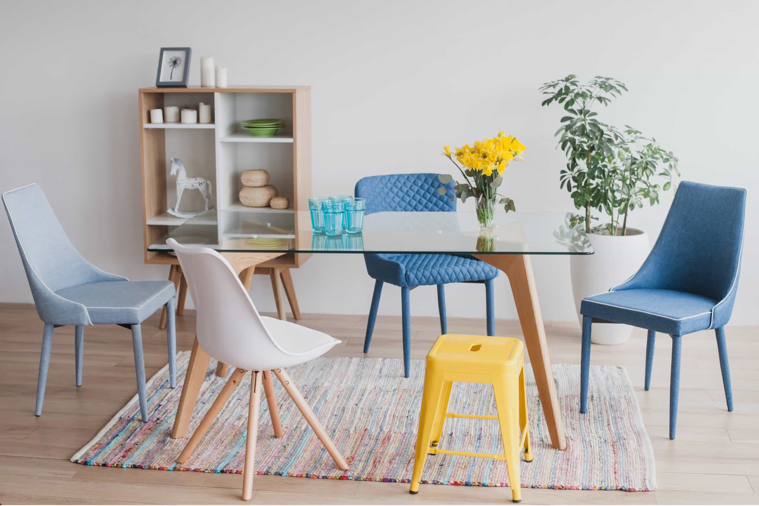 how to choose a dining room table