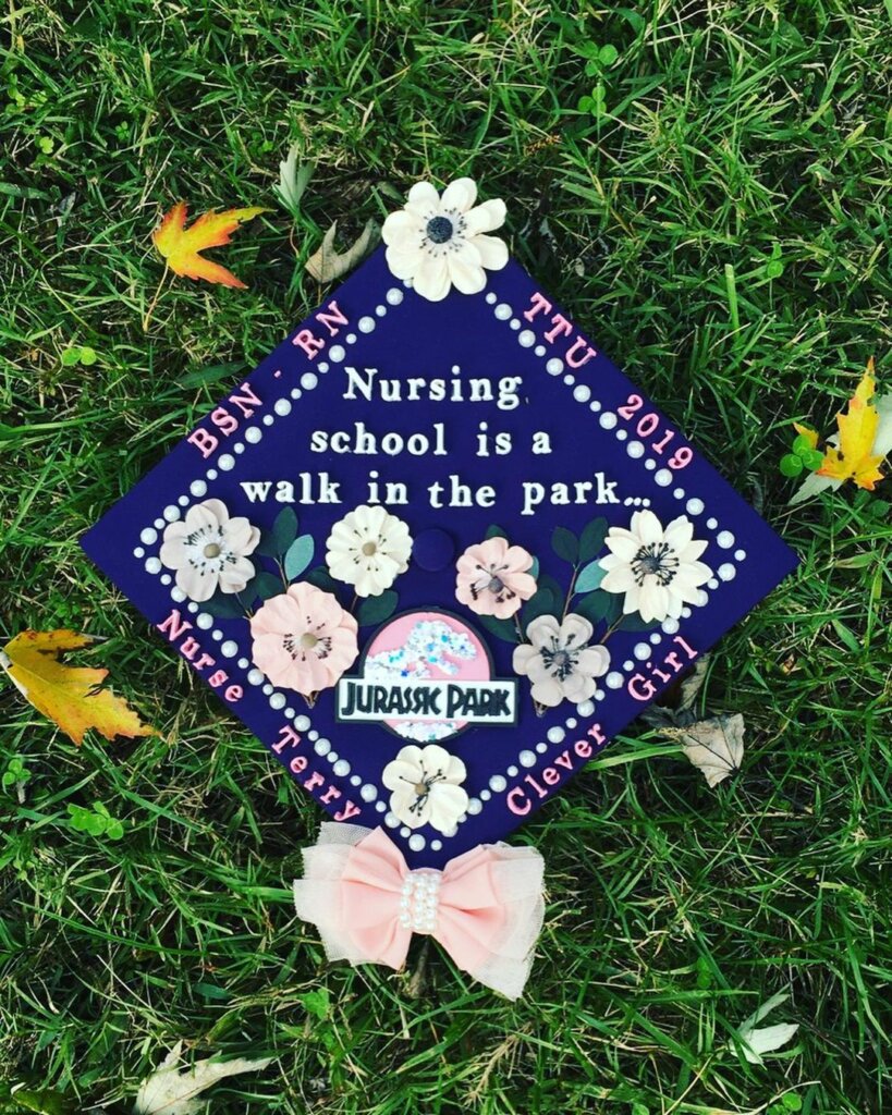 21 Easy and Fun Graduation Cap Ideas to Stand Out in 2023